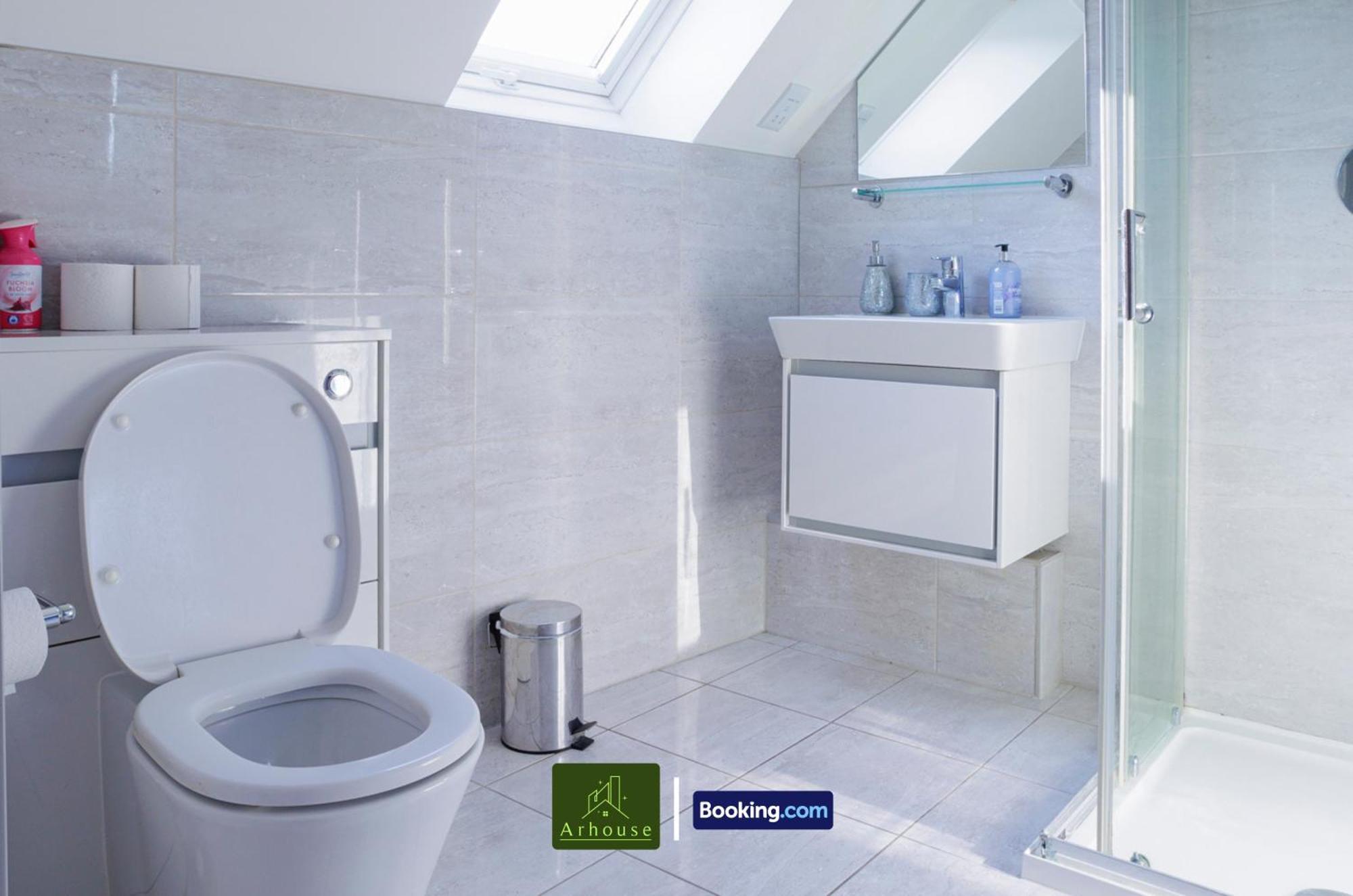One Bedroom By Arhouse Short Lets & Serviced Kingston With Free Wifi Apartment Kingston upon Thames (Greater London)